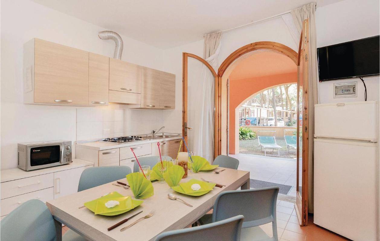 The Charming Marina-Village Tipo 3-3 Bedroom Villa 6 persons in Lido di Spina, Ferrara Provinsen