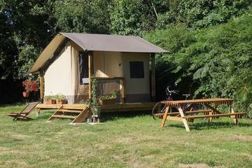 Gîte pour 2 personnes, avec terrasse à Le Champ-Saint-Père