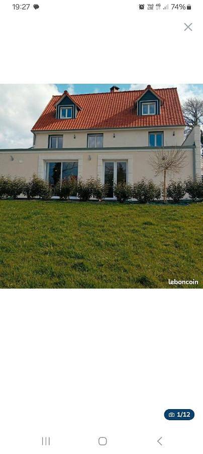 Location de vacances pour 6 personnes, avec vue et jardin à Carly