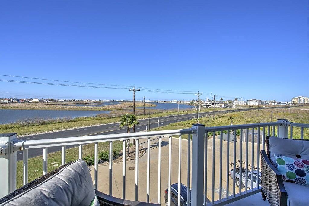 Ganze Wohnung, Pathway to the Sea w/ Ocean Views! in North Padre Island, Corpus Christi