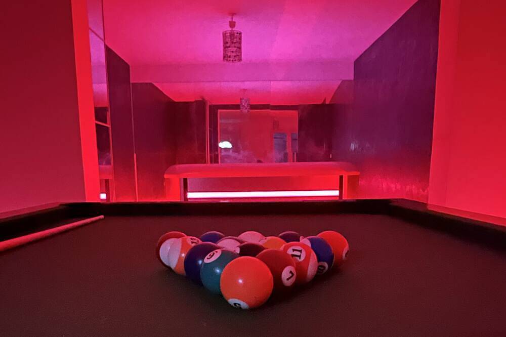 Suite de 80m2 avec jacuzzi et billard, à 30 min de Marseille in Meyrargues, Région d'Aix-en-Provence
