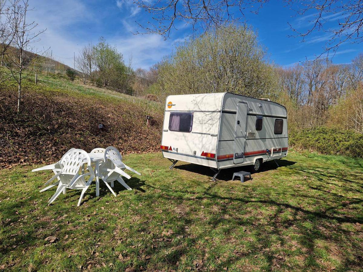 Caravan Lara Camping La Foret du Morvan in Larochemillay, Parc naturel régional du Morvan