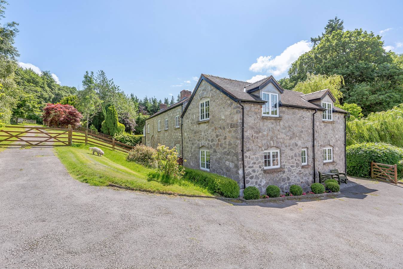 Entire apartment, Distyll in Ruthin, Denbighshire