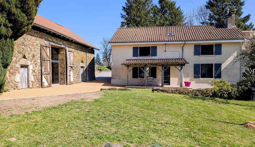 Gîte pour 6 personnes, avec piscine et jardin à Dournazac - 4