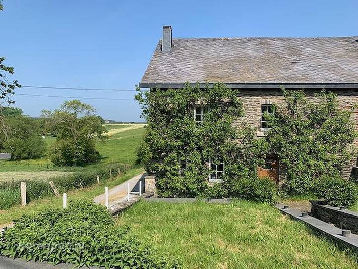 Vakantiehuis voor 15 personen, with Whirlpool and Terras as well as Tuin and Sauna in Gouvy
