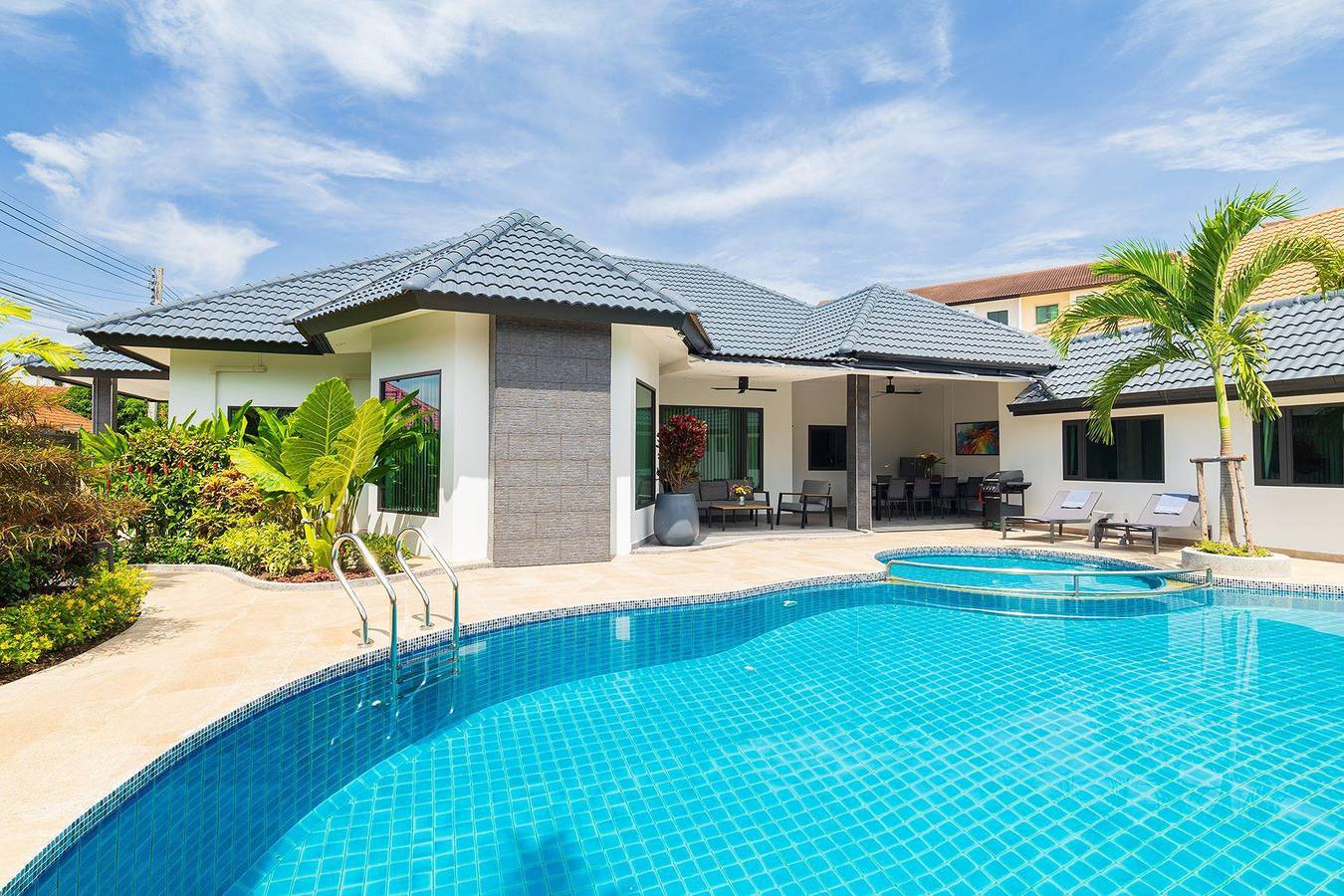 Villa Pattaya Hill minutes from beach and city in Pattaya, Chon Buri Province