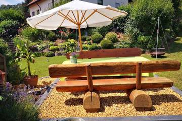 Gîte pour 6 personnes, avec balcon et jardin à Dernbach
