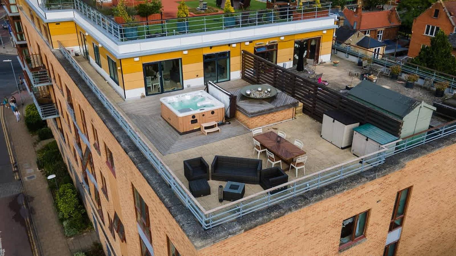 Apartamento entero, Penthouse with Private Hot Tub Cambridge Station in Coleridge Ward, Cambridge