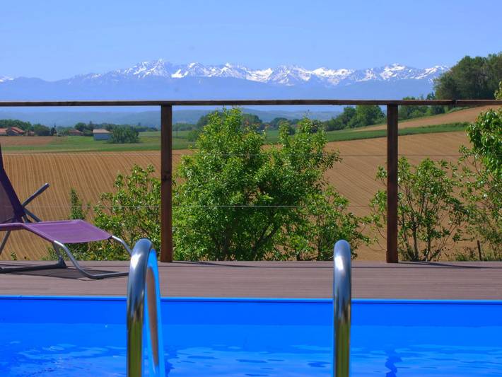 Location de vacances pour 6 personnes, avec Balcon et Terrasse ainsi que Jardin et Piscine dans Barcugnan
