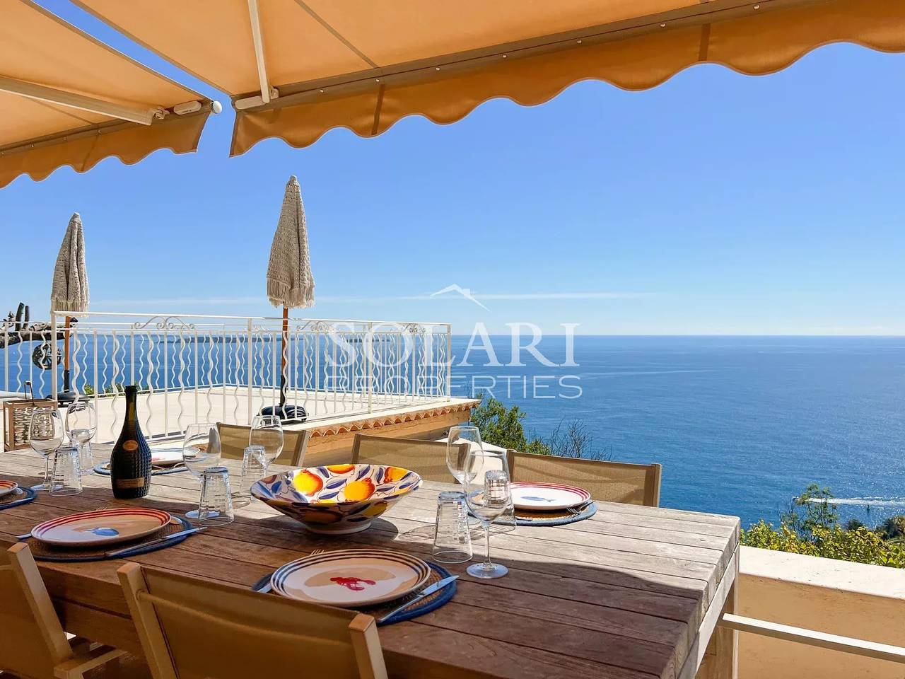 Villa close to beaches, jacuzzi and sea view in Théoule-sur-Mer, Massif de l'Esterel