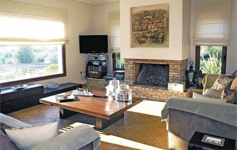 Oase an der Küste: Luxuriöses Apartment mit Pool und Terrasse in Fokida