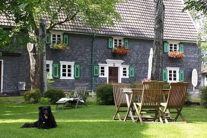 Ferienwohnung für 5 Personen, mit Terrasse und Garten in Denklingen