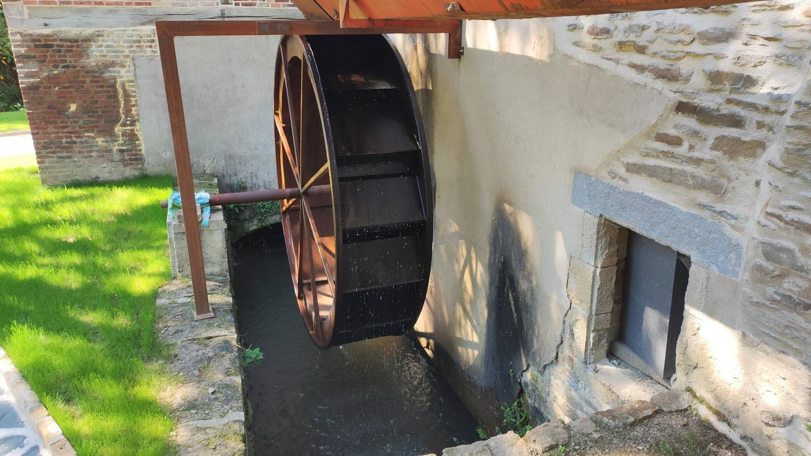 Gîte pour 4 Personnes dans Neufmanil, Parc naturel régional des Ardennes