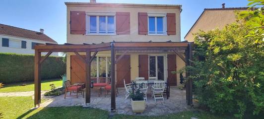 Villa pour 10 personnes, avec vue et jardin, animaux acceptés dans Seine-Saint-Denis