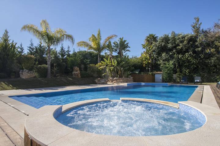 Villa pour 10 personnes, avec terrasse ainsi que jacuzzi et jardin dans Quinta do Lago - 4