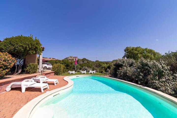 Appartement de vacances pour 4 personnes, avec jardin ainsi que piscine et terrasse, animaux acceptés