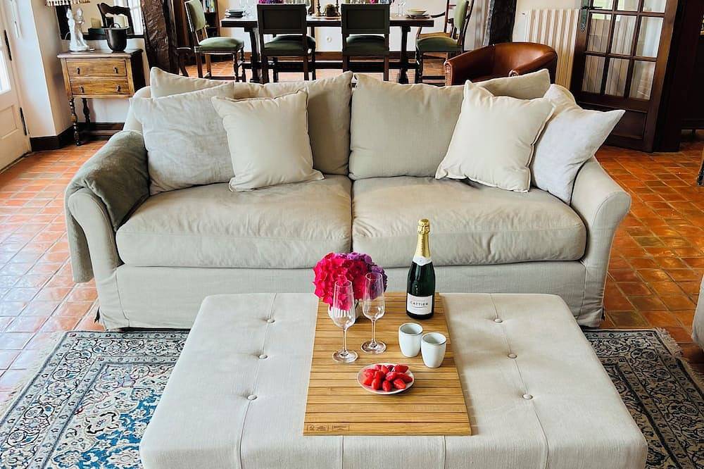 Holiday mansion by the habour with phantastic sea view + wellness area + sauna in Portsall, Ploudalmézeau