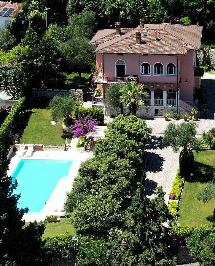 Villa Lou in Maderno, Toscolano-Maderno