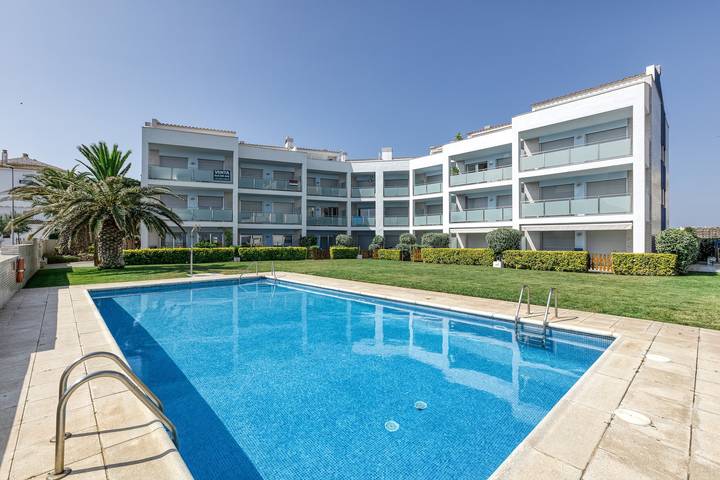 Location de vacances pour 6 personnes, avec jardin et balcon à L'Escala