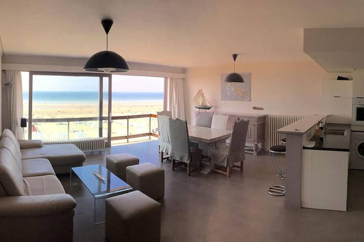 Ganze Wohnung, Komplett renovierte Wohnung - direkt am Meer - 3 Schlafzimmer - 2 Balkone. in De Panne, Belgische Küste