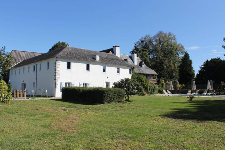 Location de vacances pour 4 personnes, avec Terrasse et Jardin ainsi que Piscine et Vue à Oloron-Sainte-Marie - 2