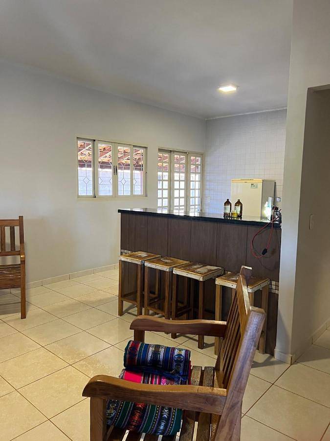 Casas e apartamentos de temporada para 8 pessoas, com jardim e balcão em Delfinópolis