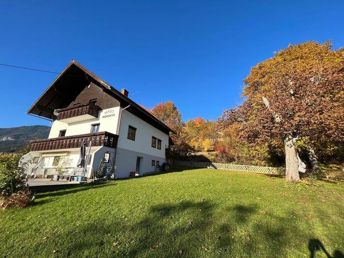 Ferienhaus für 10 Personen, mit Balkon und Terrasse sowie Garten und Pool in Nötsch im Gailtal