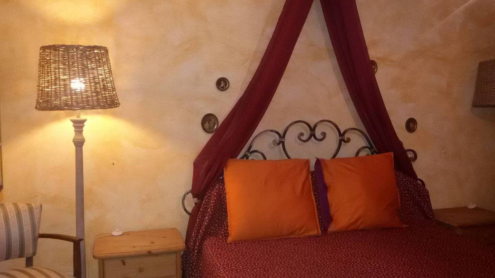 Ganze Wohnung, Ferienwohnung 'Appartamento Sole' mit Gemeinschaftspool, privater Terrasse und Wi-Fi in Campiglia Marittima, Etruskische Küste