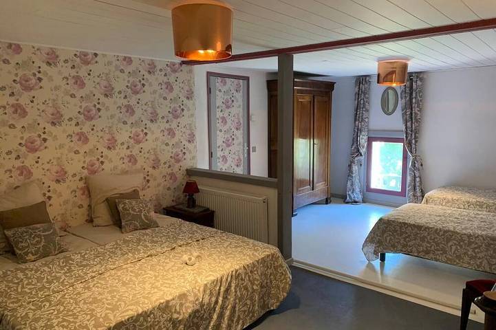 Location de vacances pour 8 personnes, avec terrasse ainsi que jacuzzi et jardin à Sainpuits - 4