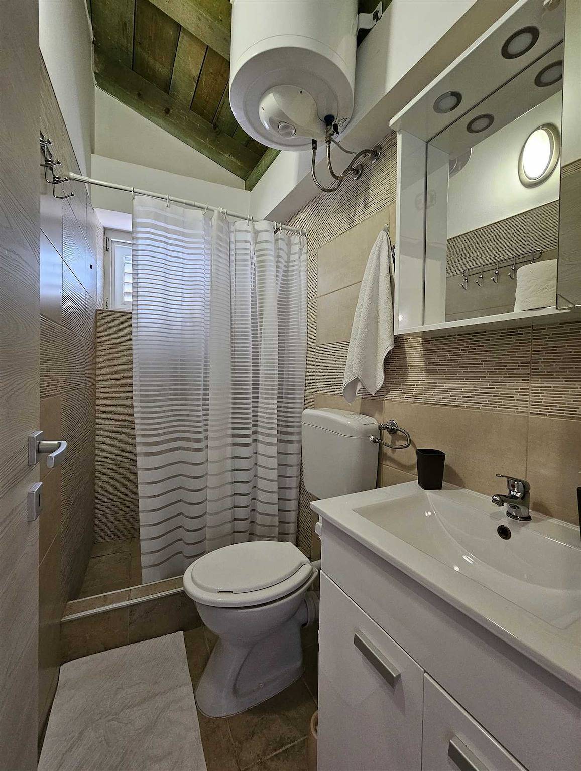 Ferienhaus Kate mit Pool in Malinska-Dubašnica, Krk