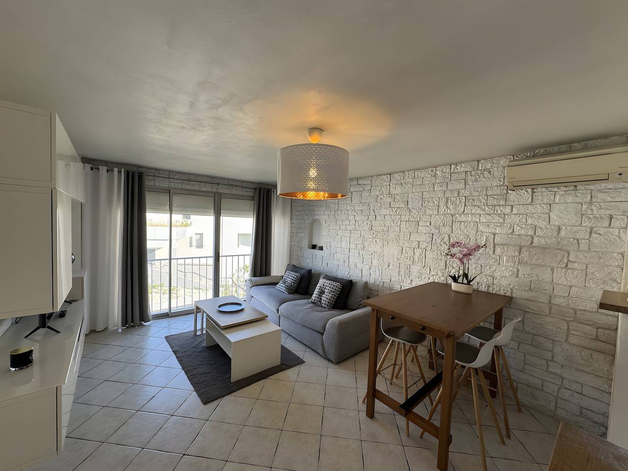 Apartamento entero, Apartamento «Les Floralies» con jardín compartido, Wi-Fi y aire acondicionado in La Garde, Costa mediterránea (Francia)
