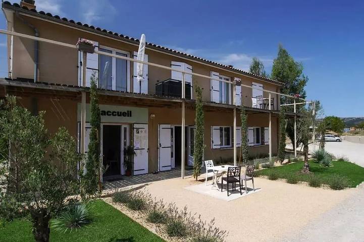 Gîte pour 5 personnes, avec terrasse à Saint-Georges-de-Luzençon - 4