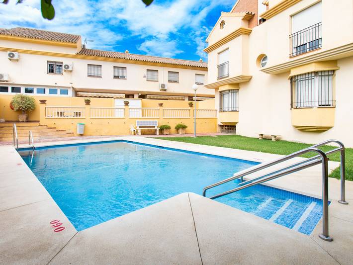 Apartamento para 6 personas, con terraza y jardín en Torre de Benagalbón