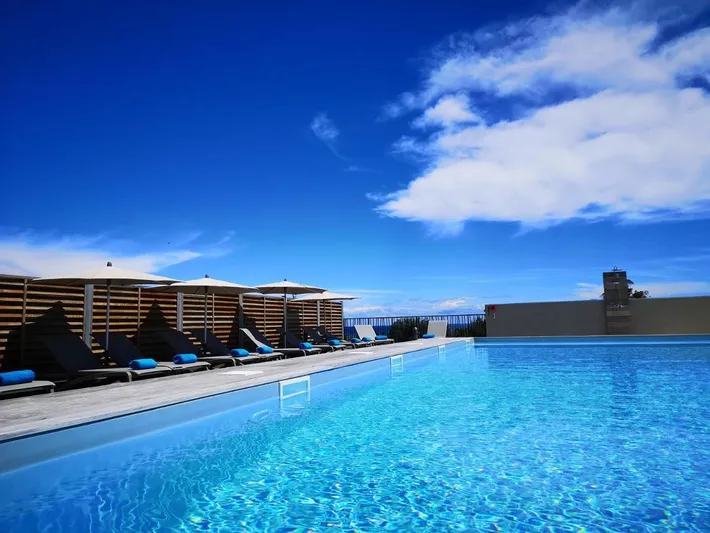 Appart’hôtel pour 4 personnes, avec piscine et balcon - 1