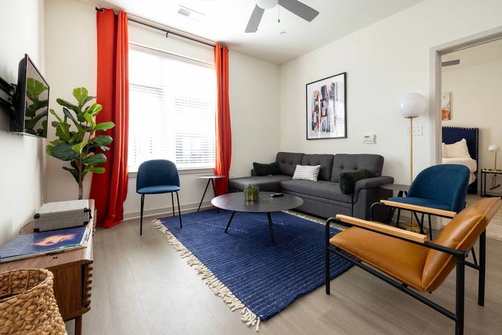 Vacation rental for 4 people, with yard and pool, kid friendly in Louisville