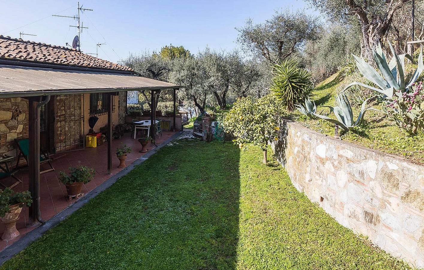 Sonnige Wohnung mit Terrasse und Garten, Massarosa in Massarosa, Italienische Riviera