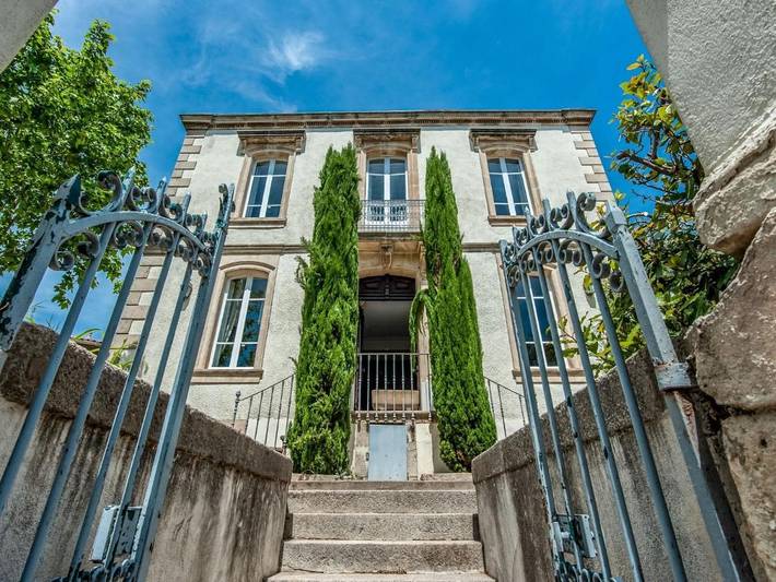 Location de vacances pour 6 personnes, avec piscine et terrasse à Oupia