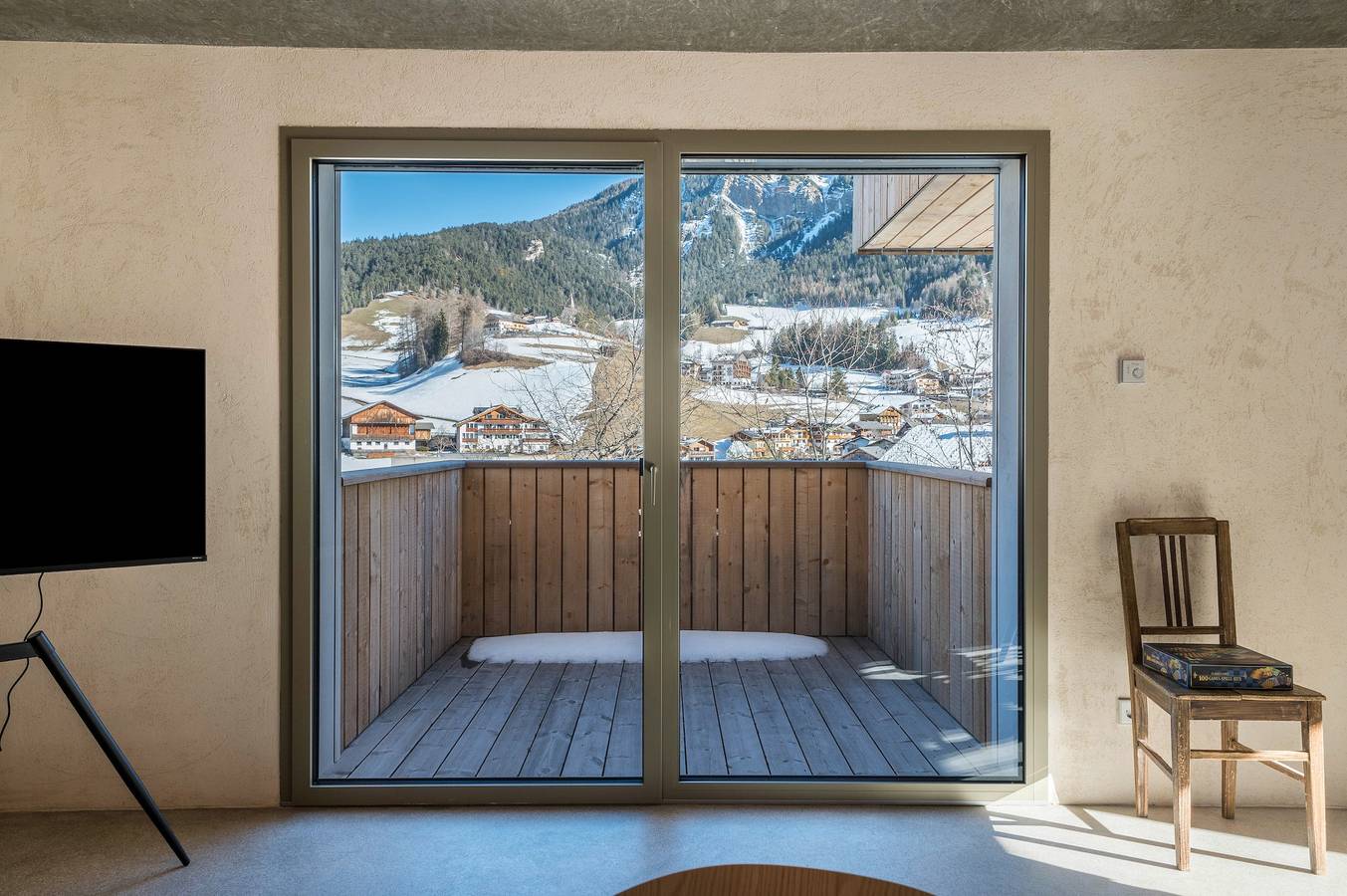 Appartamento intero, Appartamento 'Lena Dolomites Suite' con vista sulle montagne, terrazza privata e sauna in Val di Funes, Funes