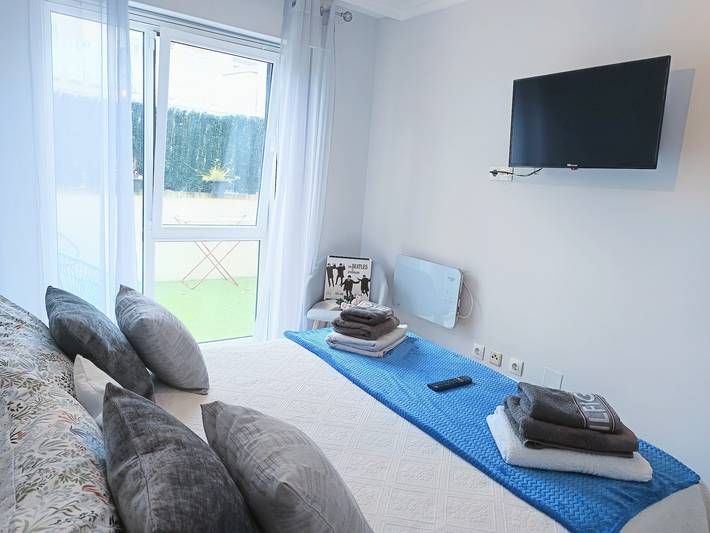 Apartment 'Morriña' with Private Terrace and Pool 15 km from Santiago