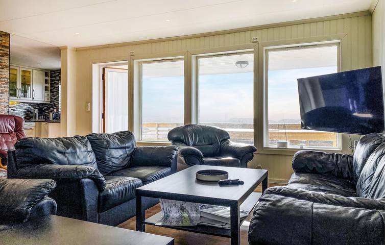 Ferienhaus für 13 Personen, mit Ausblick und Terrasse sowie Garten in Frøya - 4
