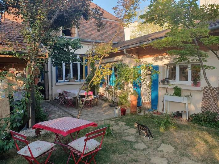 Chambre d’hôte pour 2 personnes, avec Terrasse et Jardin ainsi que Piscine et Vue dans Varois-et-Chaignot