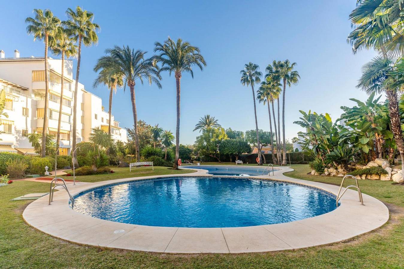 Apartamento entero, Apartamento 'Bienvenidos Al Nordic Royal Club' con Vistas al Mar, Piscina Compartida y Aire Acondicionado in Vista Azur, Estepona