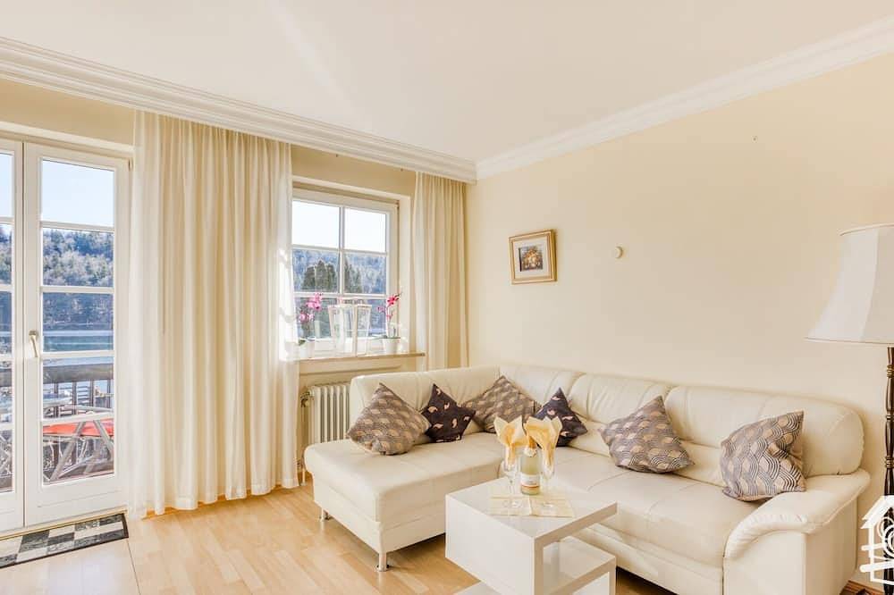 Ganze Wohnung, Ferienwohnung am Walchensee,W-Lan, mit eigenem Seegrundstück+Pkw Parkplatz in Walchensee