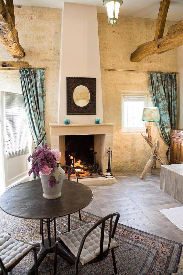 Gîte pour 3 personnes, avec sauna et piscine ainsi que jardin et jacuzzi, adapté aux familles à Lussac - 3