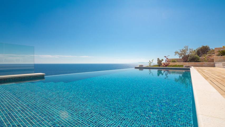 Villa for 10 people, with Balcony and Ocean view as well as Pool on Hvar