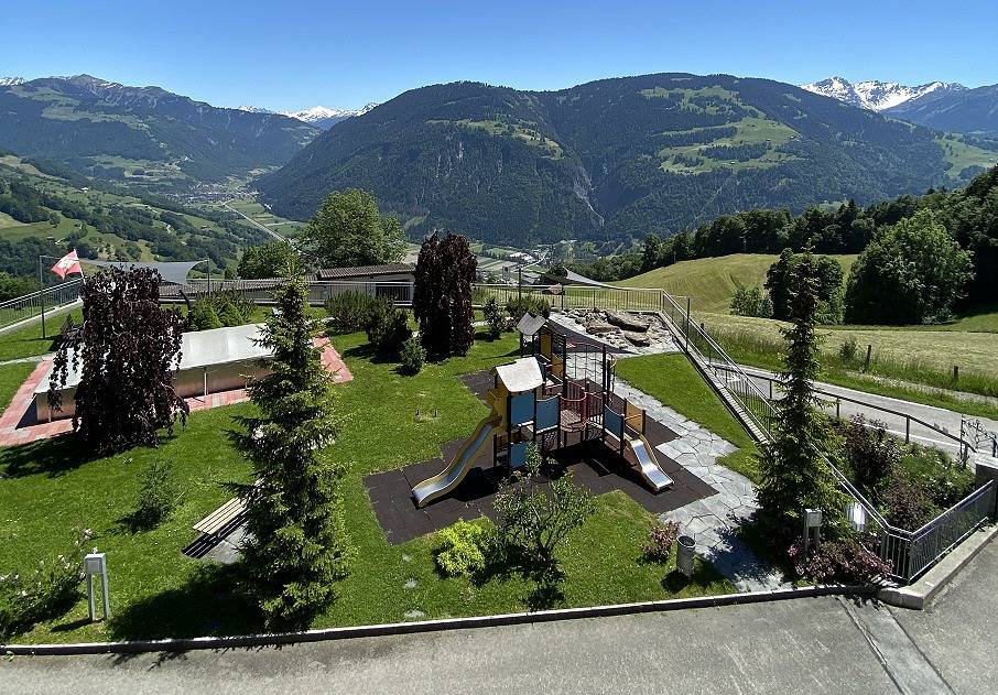 Apartamento vacacional entero, Ferienwohnungen Jhs - Apartment Valzeinablick up to 10 persons in Rätikon mountain range, Seewis im Prättigau