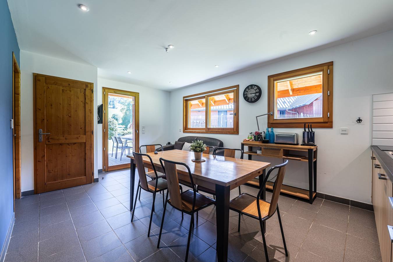 Chalet 'Belle Etoile - Val De Tamié' avec vue sur montagne, terrasse privée et Wi-Fi in Seythenex, Parc naturel régional du Massif des Bauges
