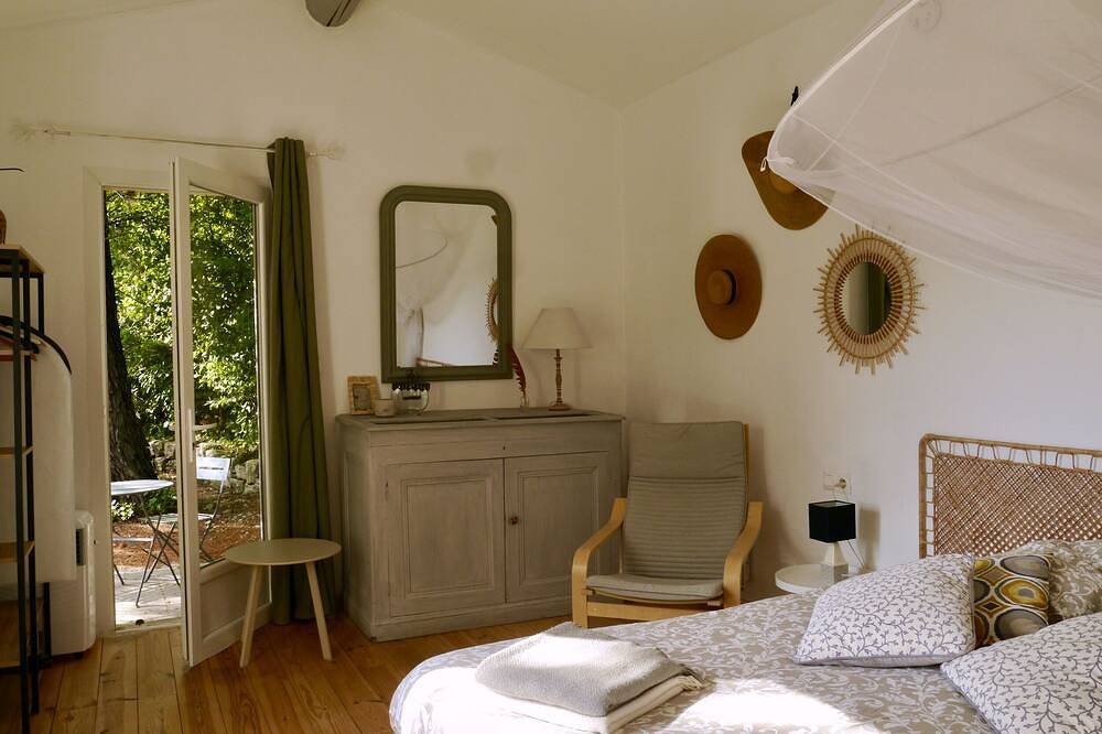 Sous l'Olivier avec piscine privative in Buisson, Vaucluse