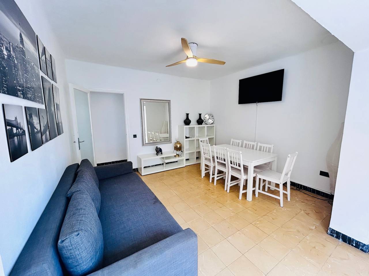 Sunandbed Cambrils – Spacious House in the Heart of Cambrils, Steps from the Beach in Cambrils, Costa Dorada