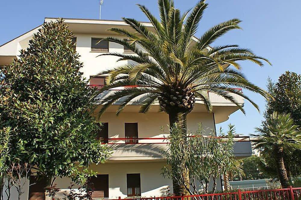 Entire apartment, Magnolia by Interhome in Riviera delle Palme